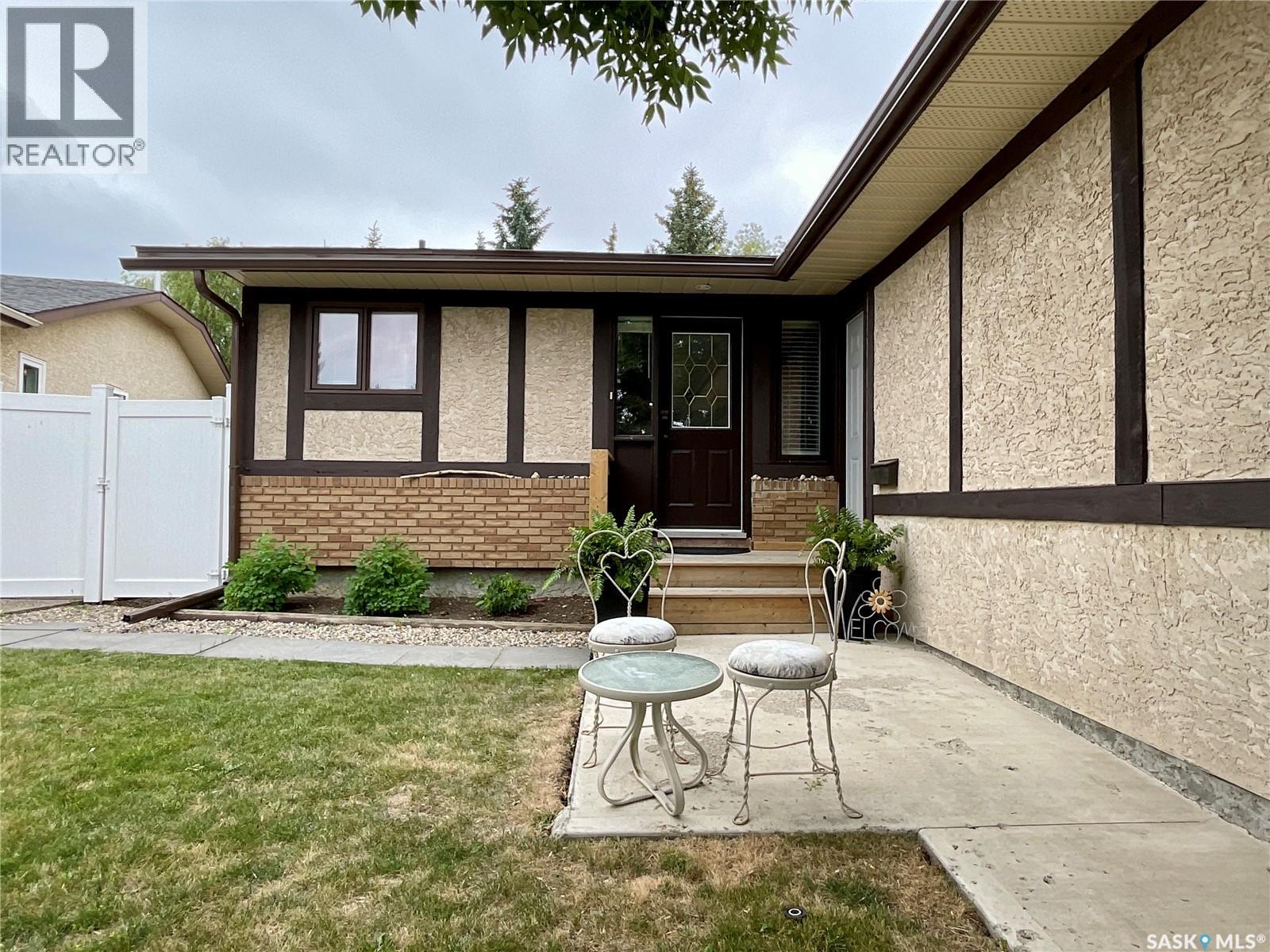 3107 Andreychuk Place E, Regina, Saskatchewan  S4V 2C5 - Photo 3 - SK045086