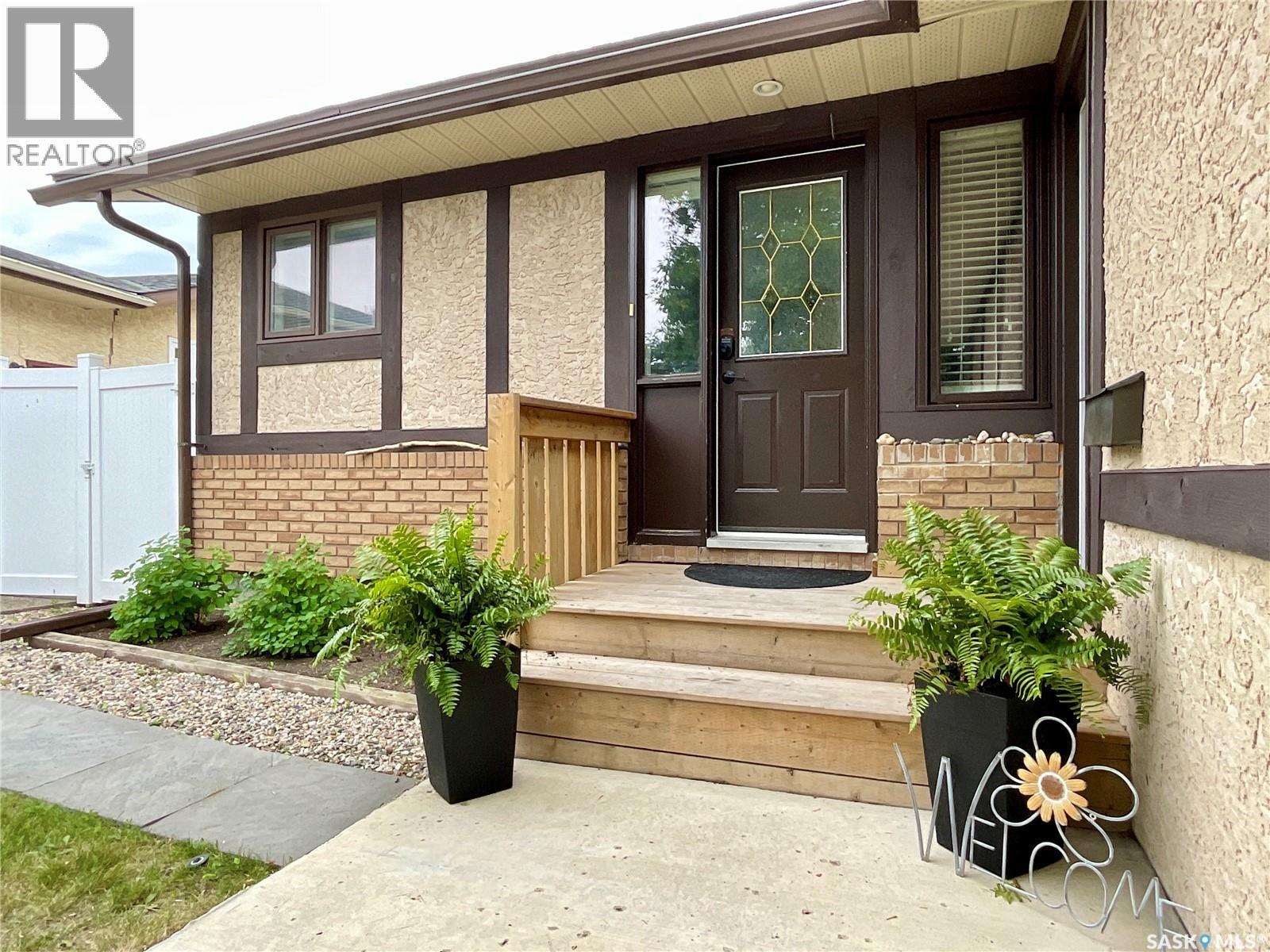 3107 Andreychuk Place E, Regina, Saskatchewan  S4V 2C5 - Photo 4 - SK045086