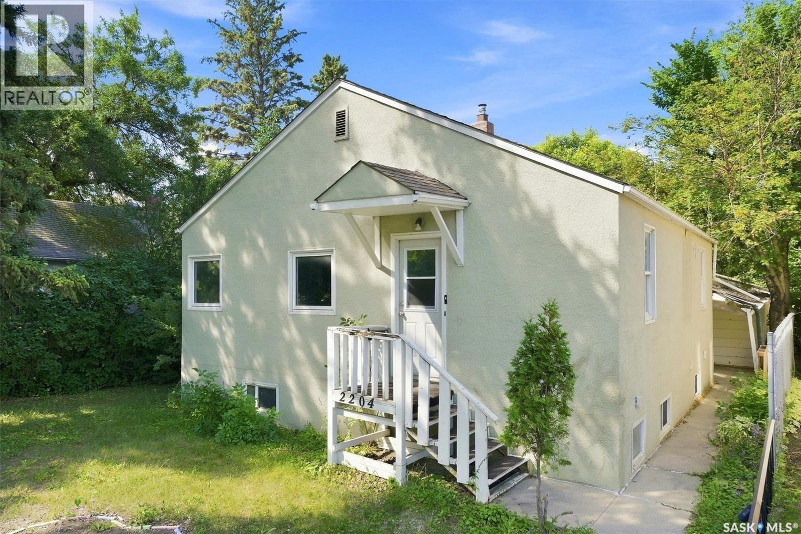 2204 Lorne Avenue, Saskatoon, Saskatchewan  S7J 0R9 - Photo 1 - SK045053