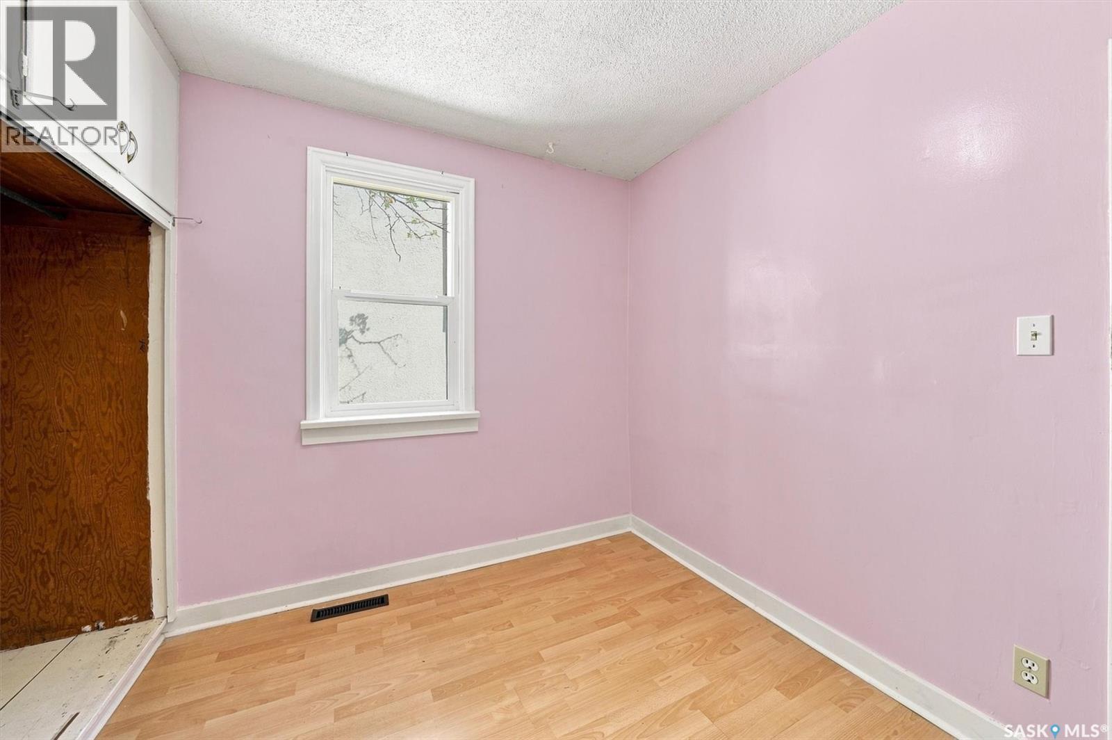 2204 Lorne Avenue, Saskatoon, Saskatchewan  S7J 0R9 - Photo 16 - SK045053