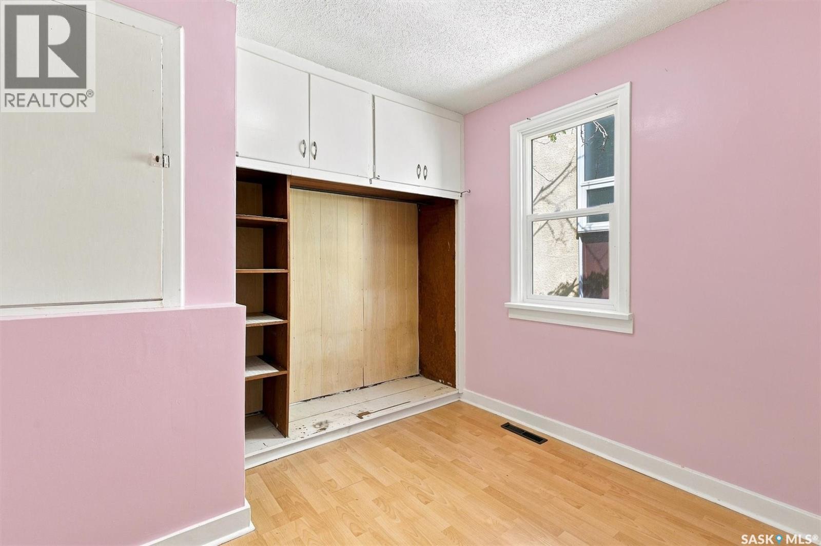 2204 Lorne Avenue, Saskatoon, Saskatchewan  S7J 0R9 - Photo 17 - SK045053
