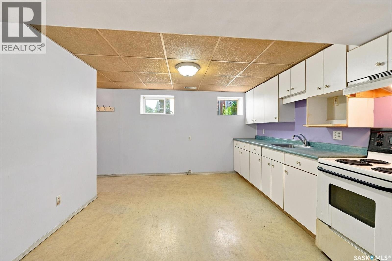 2204 Lorne Avenue, Saskatoon, Saskatchewan  S7J 0R9 - Photo 22 - SK045053
