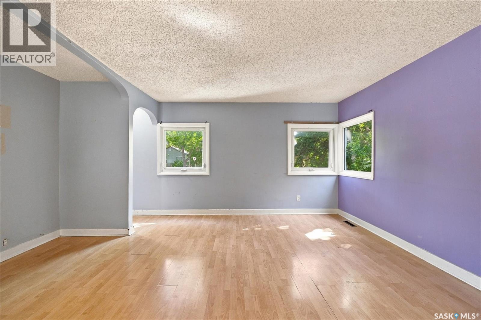 2204 Lorne Avenue, Saskatoon, Saskatchewan  S7J 0R9 - Photo 4 - SK045053