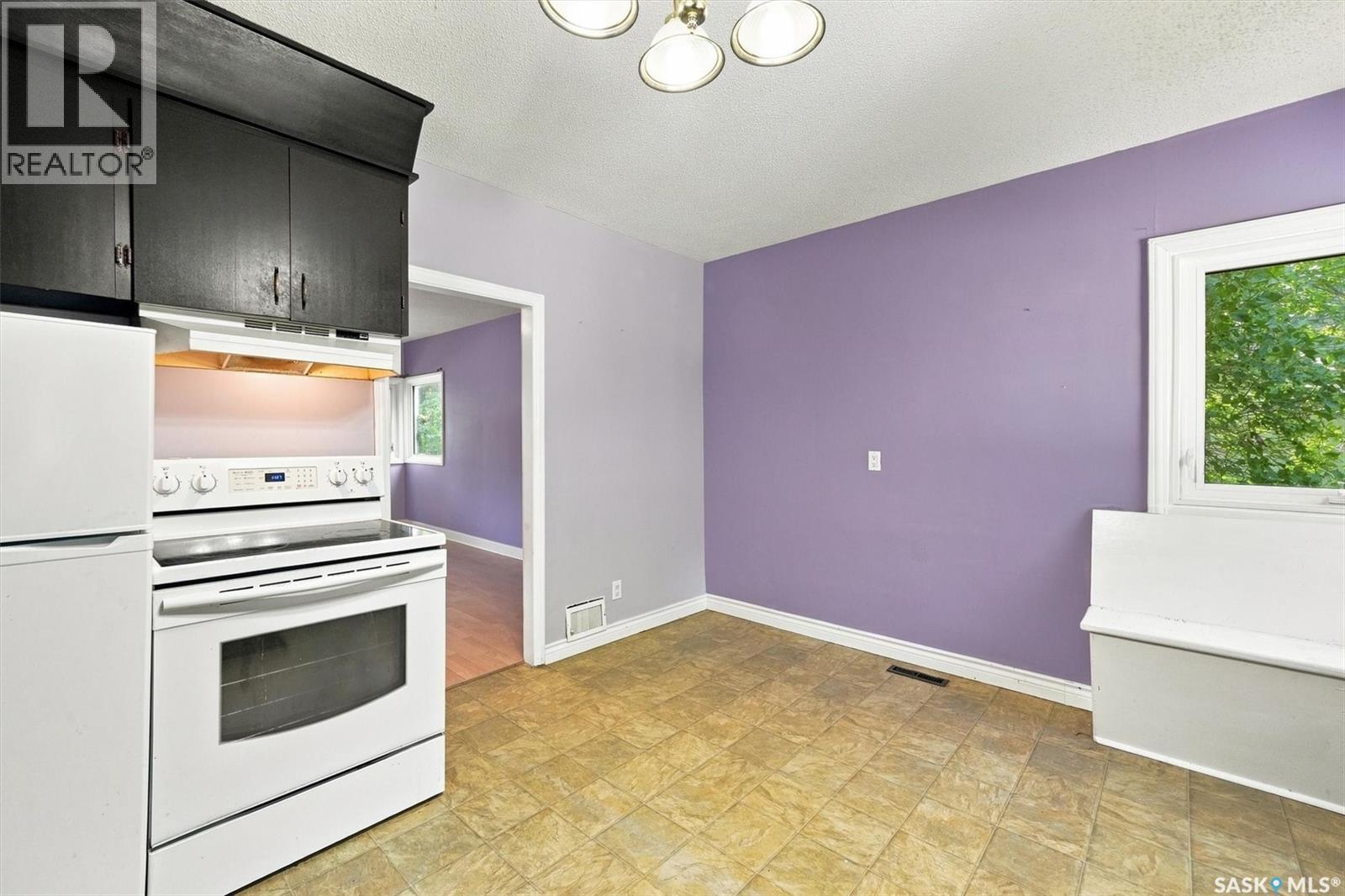 2204 Lorne Avenue, Saskatoon, Saskatchewan  S7J 0R9 - Photo 7 - SK045053