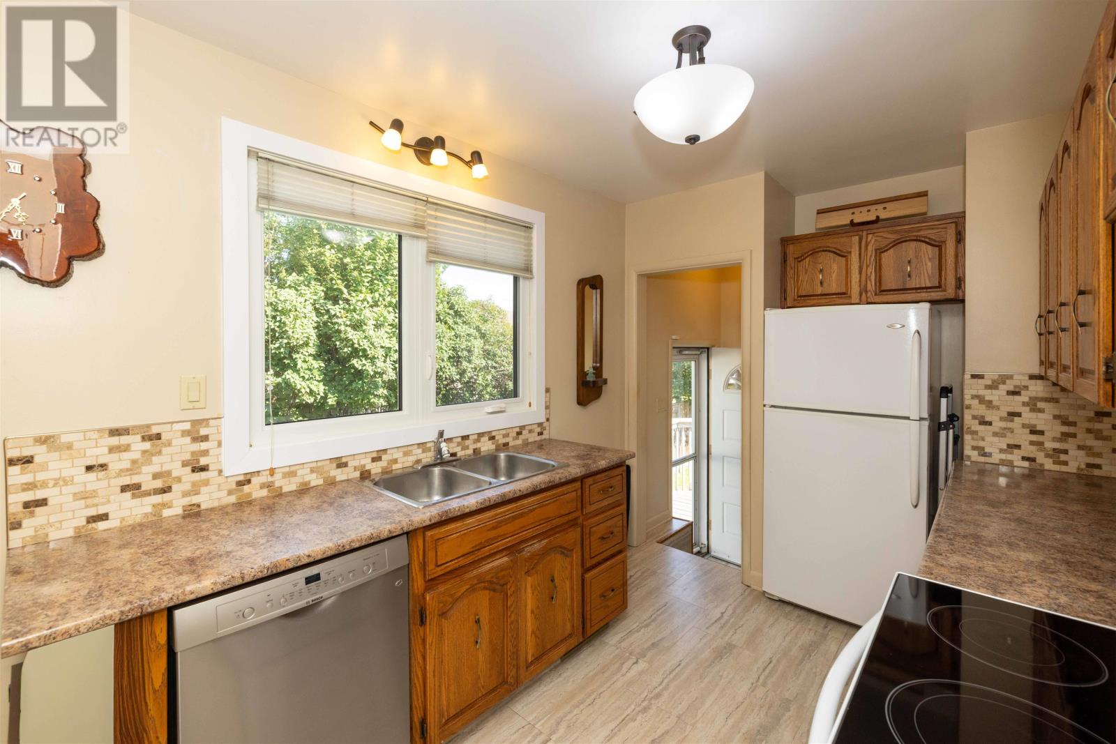 53 Melvin Ave, Thunder Bay, Ontario  P7A 7C3 - Photo 5 - TB2602299