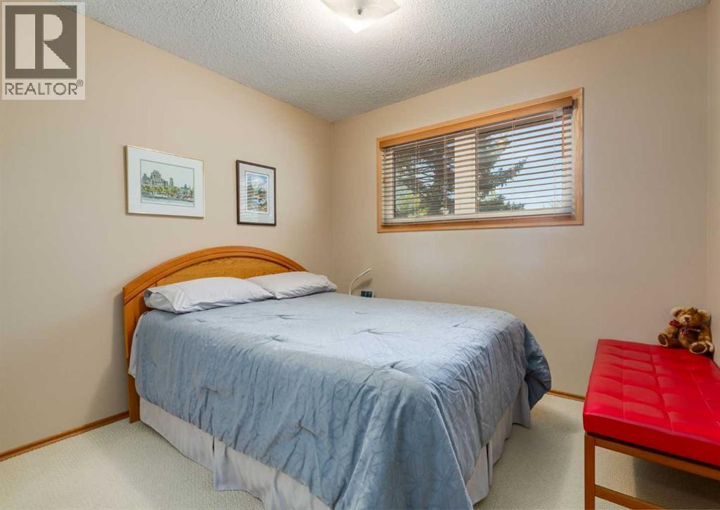 4808 Valiant Drive NW, Calgary, Alberta  T3A 1X2 - Photo 19 - A2313418