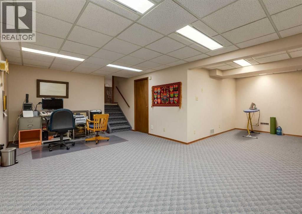 4808 Valiant Drive NW, Calgary, Alberta  T3A 1X2 - Photo 26 - A2313418