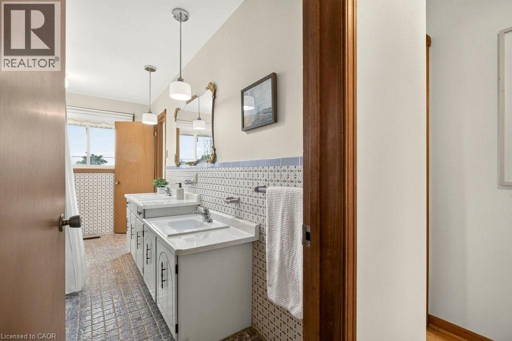 268 Federal Street, Stoney Creek, Ontario  L8E 1P7 - Photo 8 - 40852109