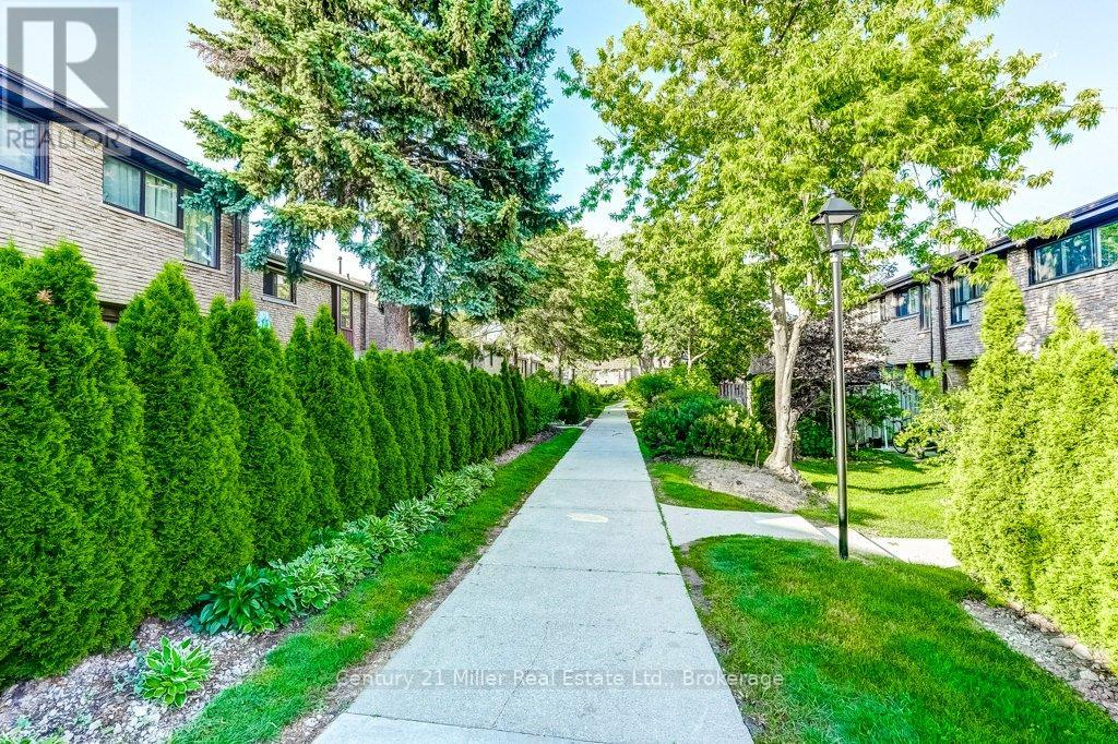 36 - 2605 Woodchester Drive, Mississauga, Ontario  L5K 2E3 - Photo 2 - W13657446