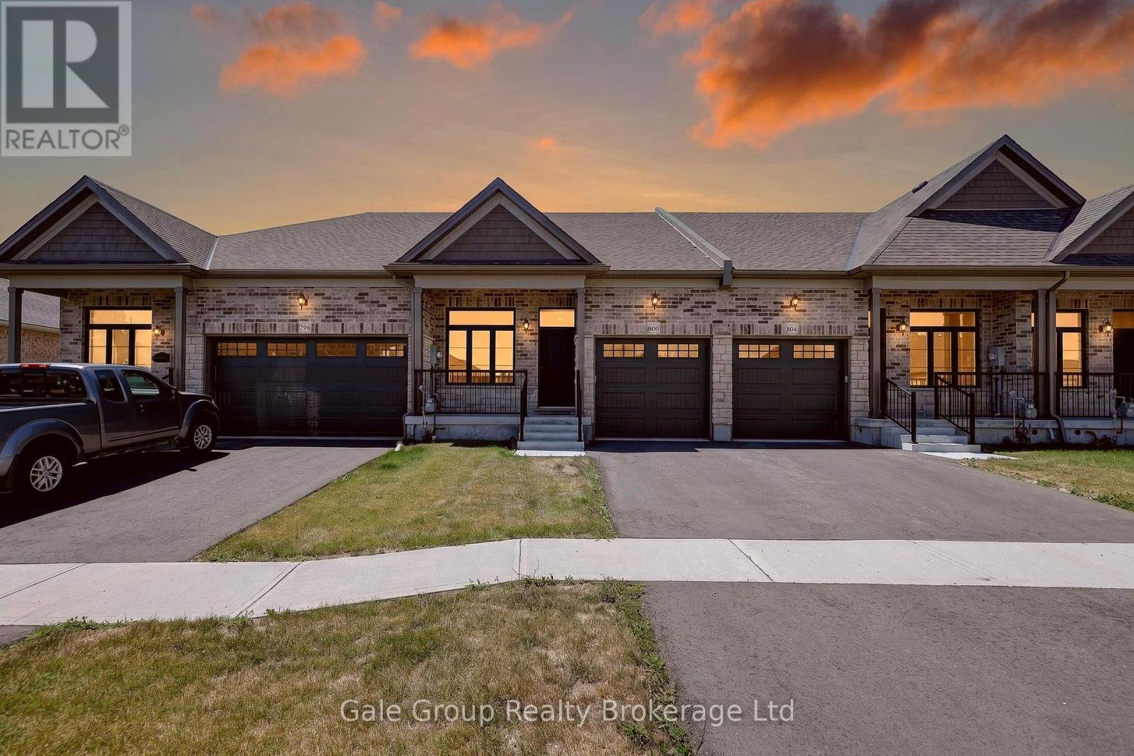 804 Garden Court Crescent, Woodstock, Ontario  N4T 0A3 - Photo 2 - X13657416