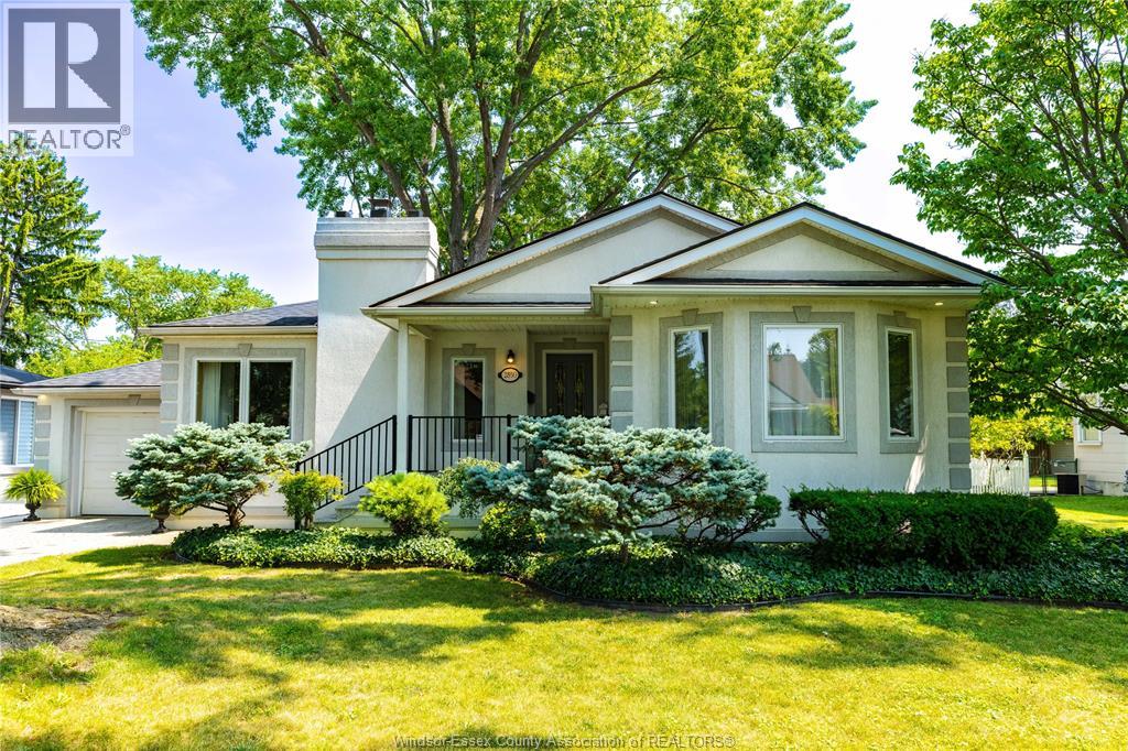 2850 Academy, Windsor, Ontario  N9E 2H1 - Photo 1 - 26019352
