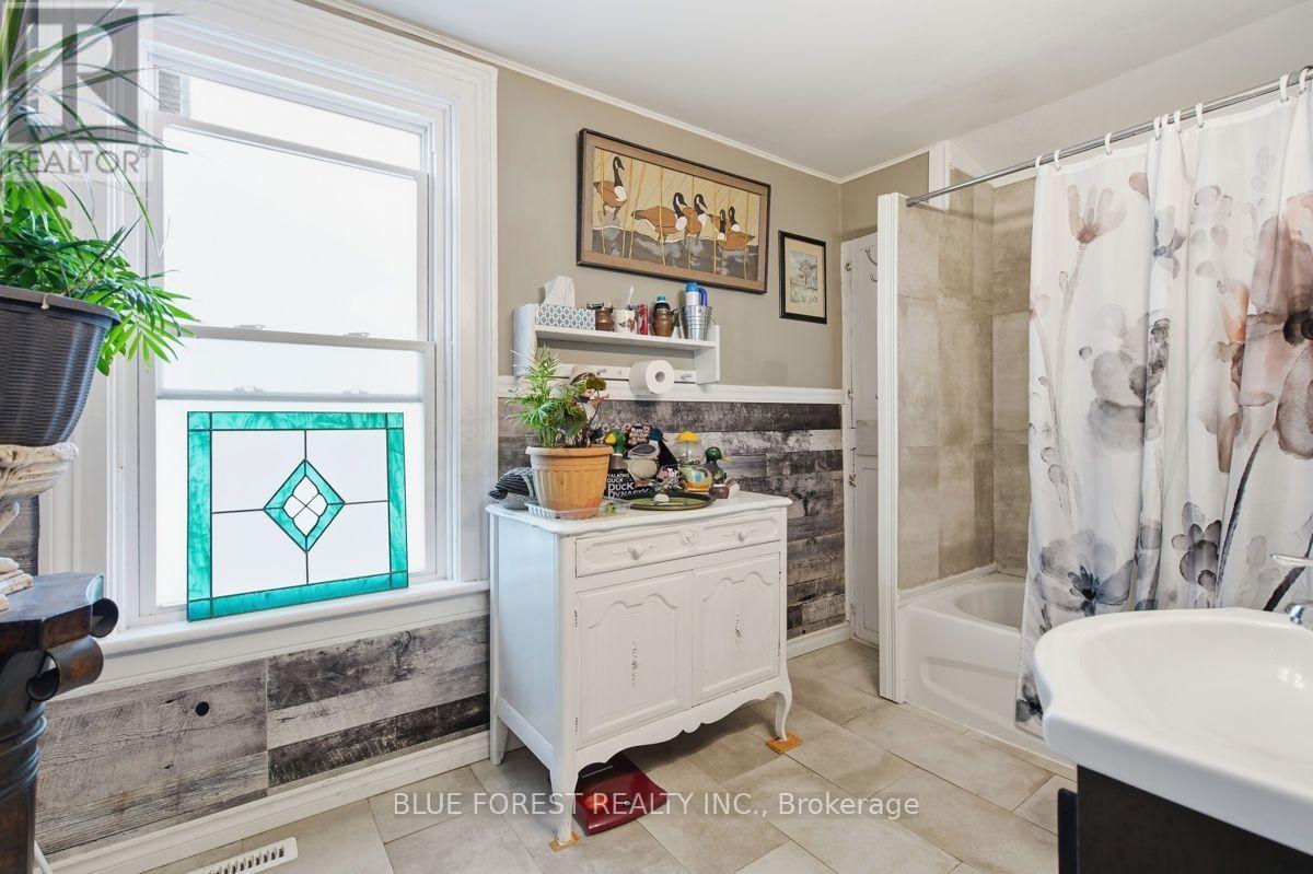 21 Isabel Street, St. Thomas, Ontario  N5R 3J7 - Photo 17 - X13657192