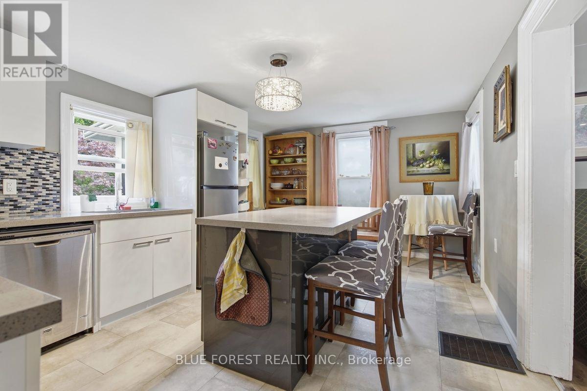 21 Isabel Street, St. Thomas, Ontario  N5R 3J7 - Photo 12 - X13657192