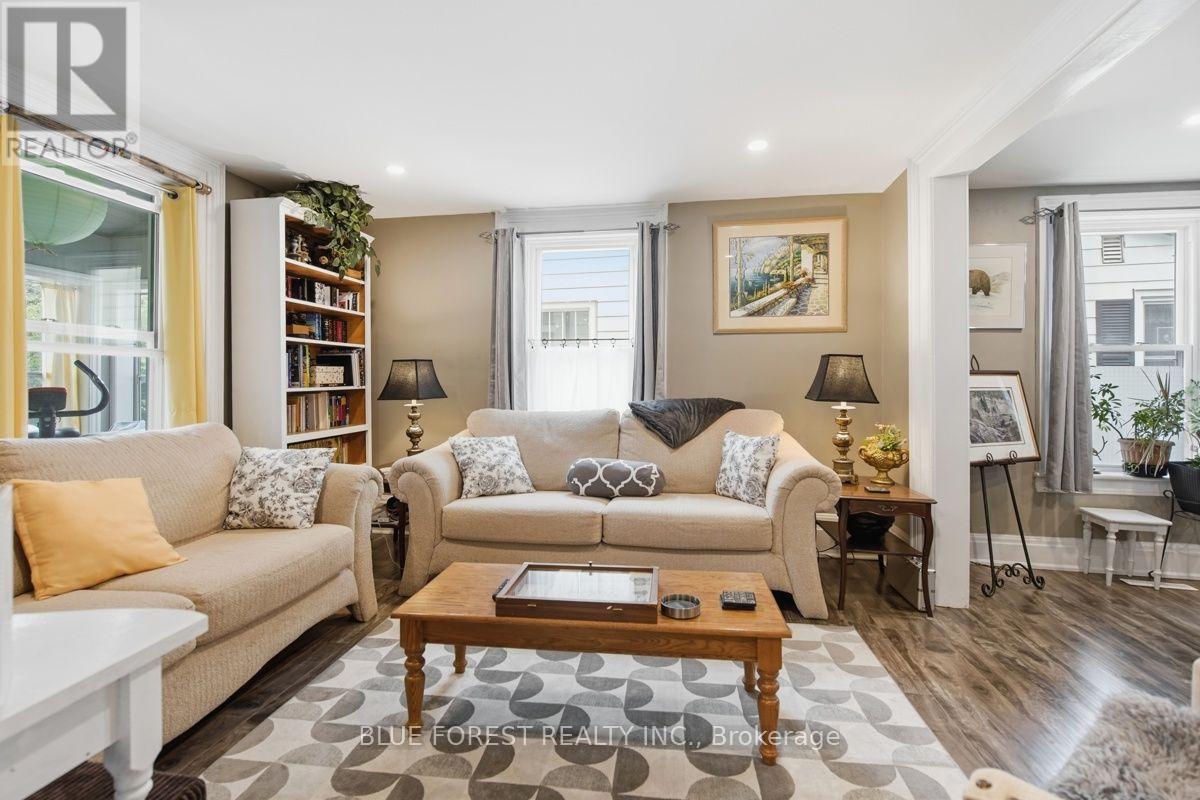 21 Isabel Street, St. Thomas, Ontario  N5R 3J7 - Photo 5 - X13657192