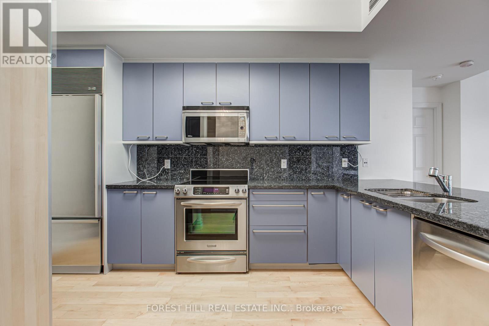 201 - 38 Avenue Road, Toronto, Ontario  M5R 2G2 - Photo 18 - C13657404