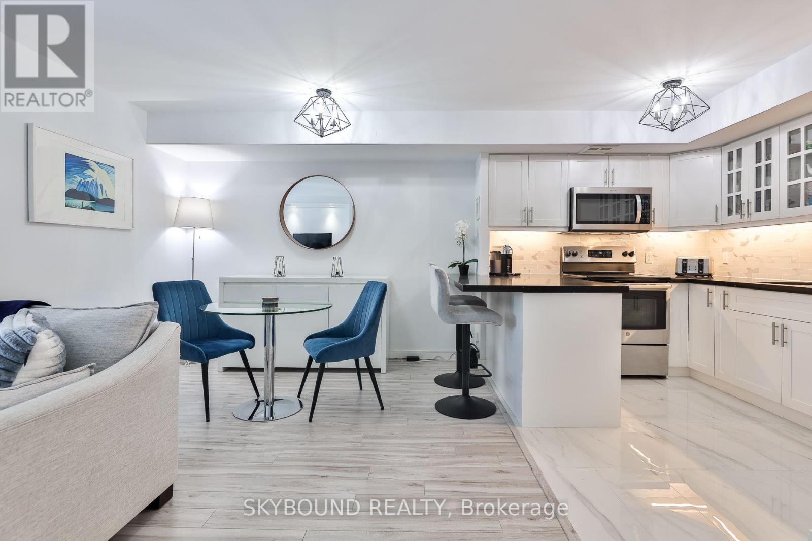 2206 - 25 The Esplanade, Toronto, Ontario M5E 1W5 - Photo 11 - C13657418