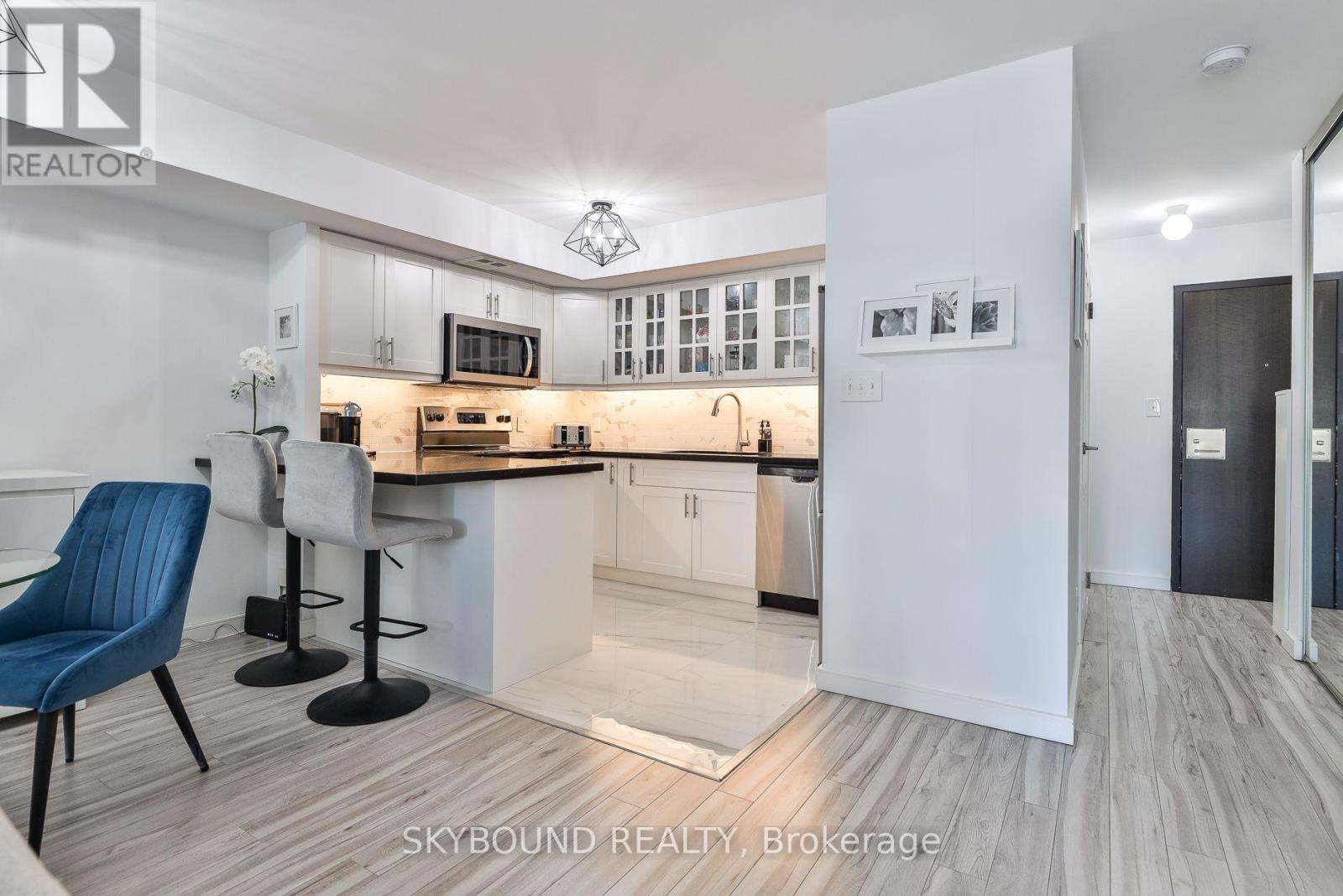 2206 - 25 The Esplanade, Toronto, Ontario M5E 1W5 - Photo 12 - C13657418