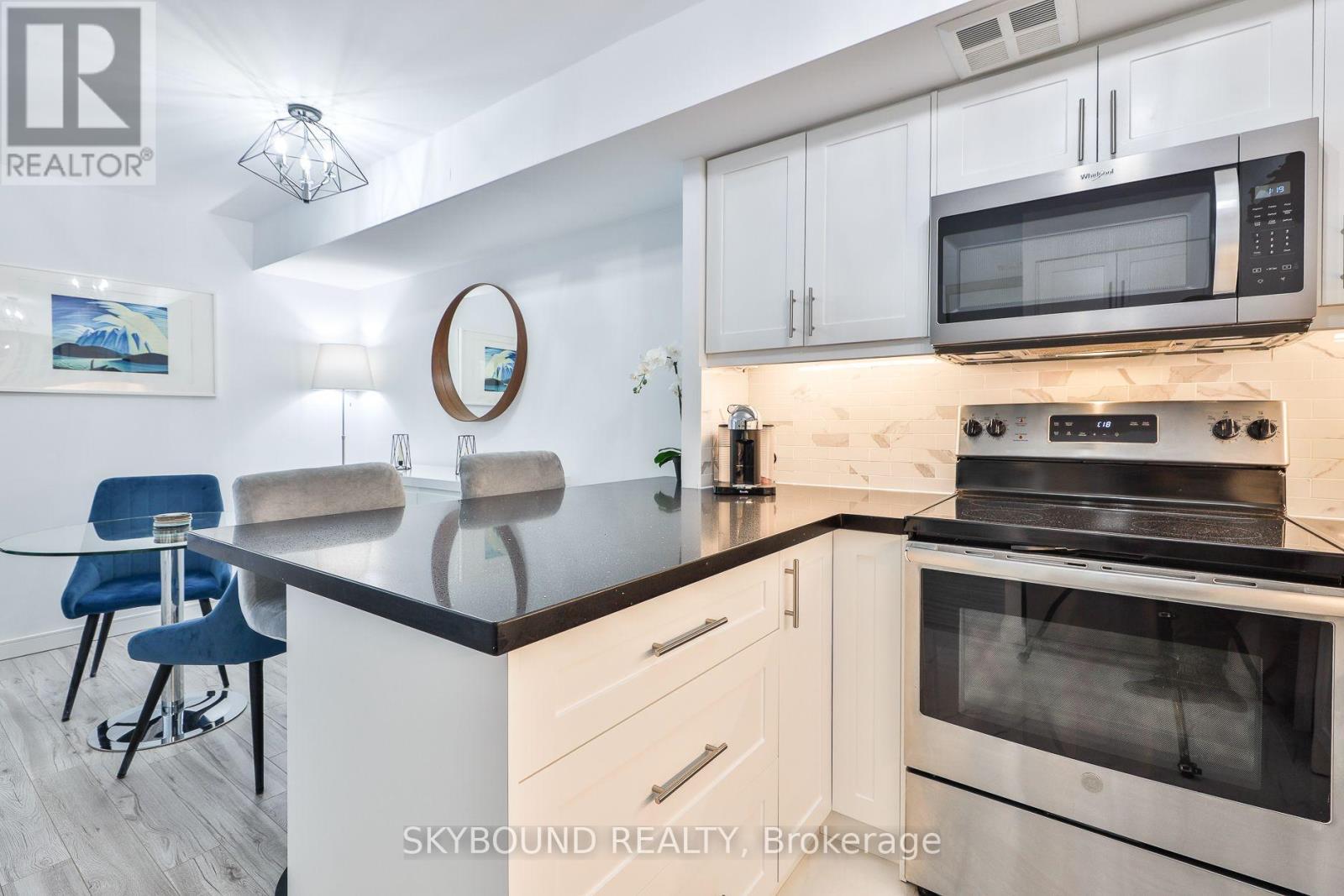 2206 - 25 The Esplanade, Toronto, Ontario M5E 1W5 - Photo 15 - C13657418