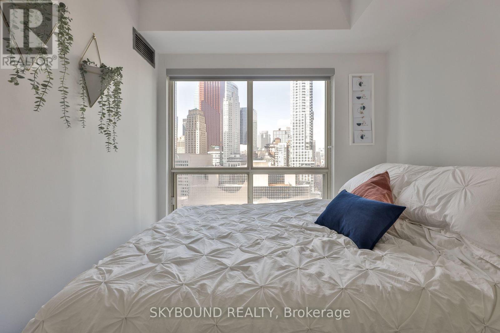2206 - 25 The Esplanade, Toronto, Ontario M5E 1W5 - Photo 23 - C13657418