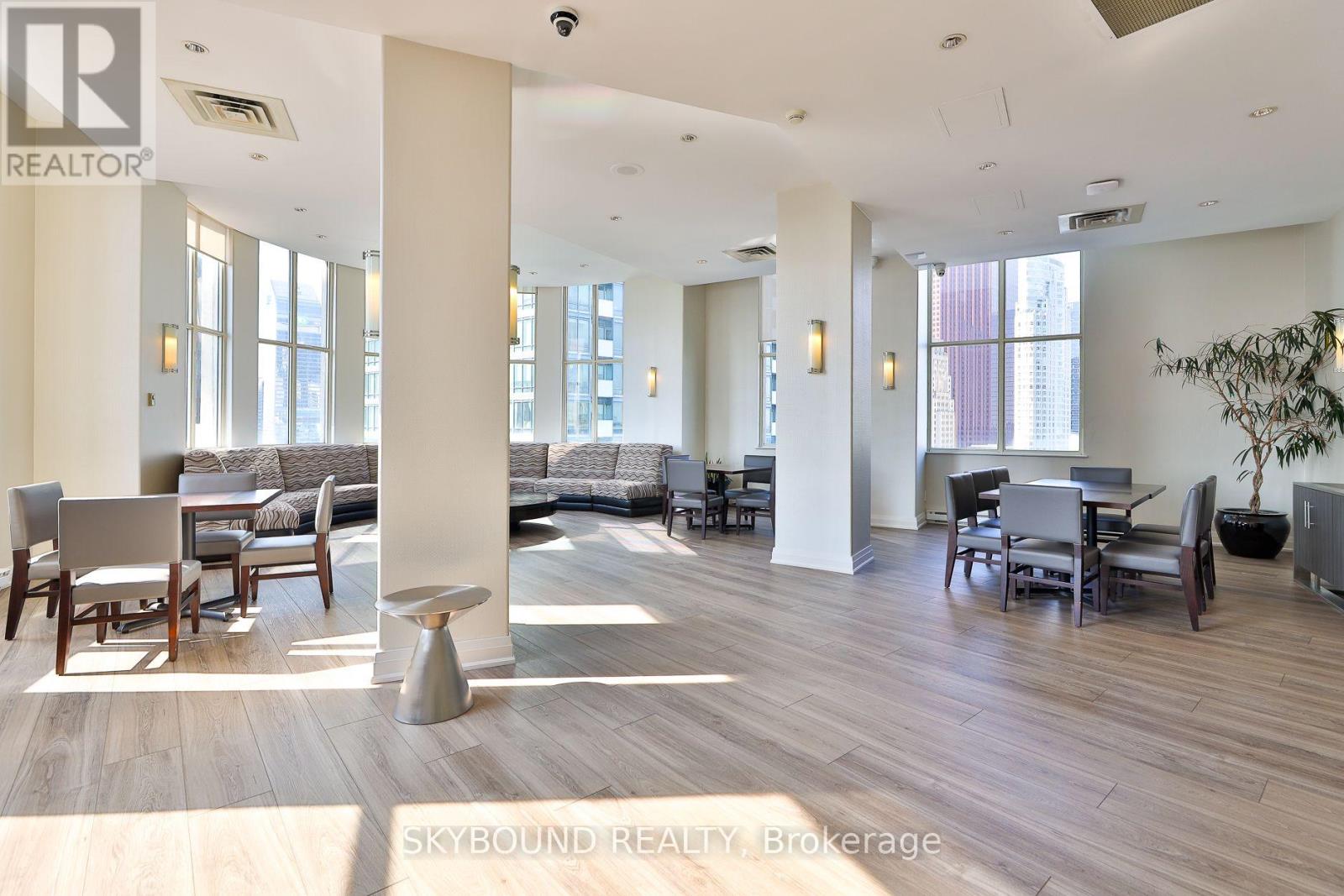 2206 - 25 The Esplanade, Toronto, Ontario M5E 1W5 - Photo 33 - C13657418
