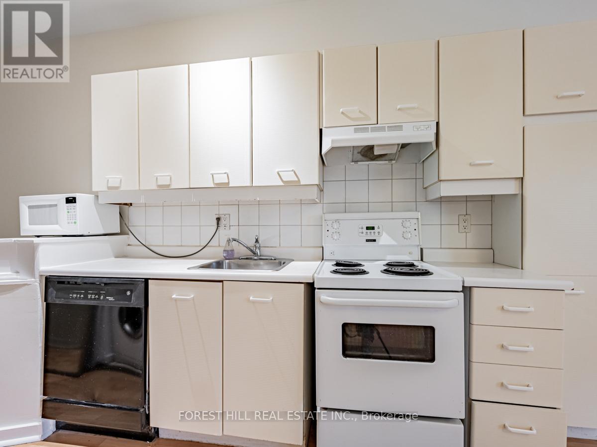 Upper - 70 Macpherson Avenue, Toronto, Ontario  M5R 1W8 - Photo 10 - C13657448