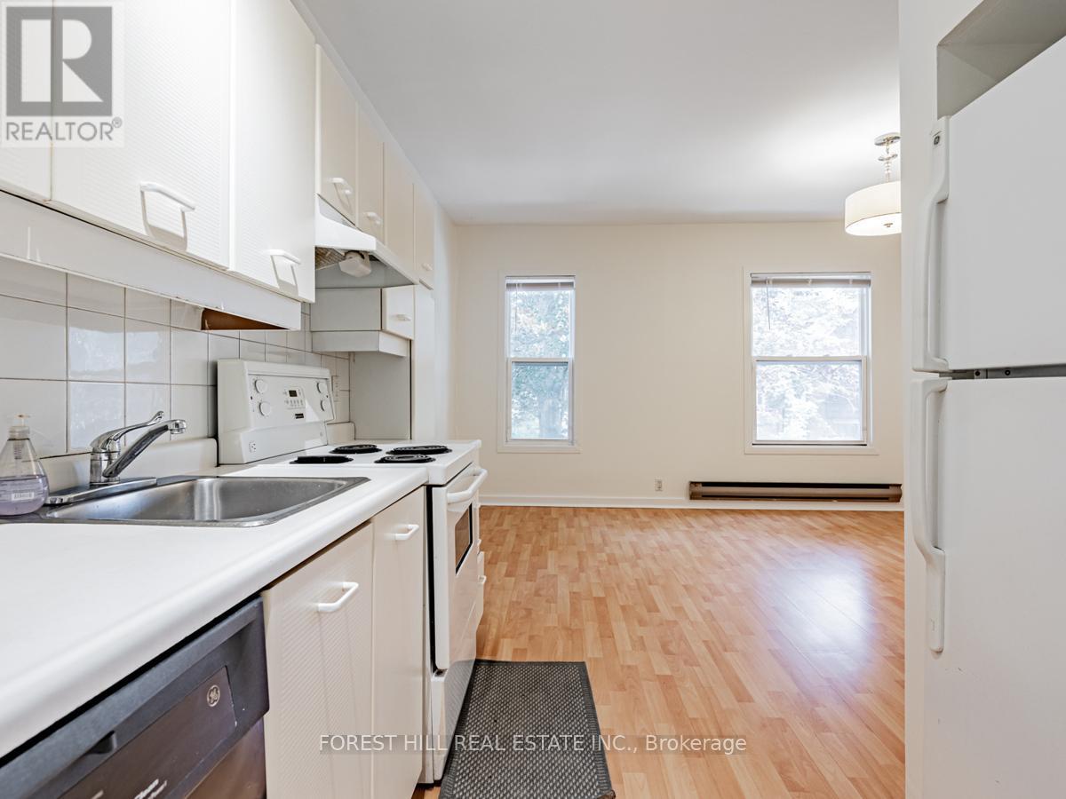Upper - 70 Macpherson Avenue, Toronto, Ontario  M5R 1W8 - Photo 12 - C13657448