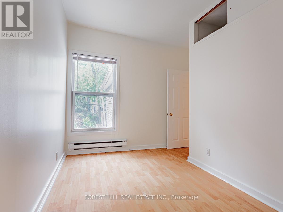 Upper - 70 Macpherson Avenue, Toronto, Ontario  M5R 1W8 - Photo 15 - C13657448