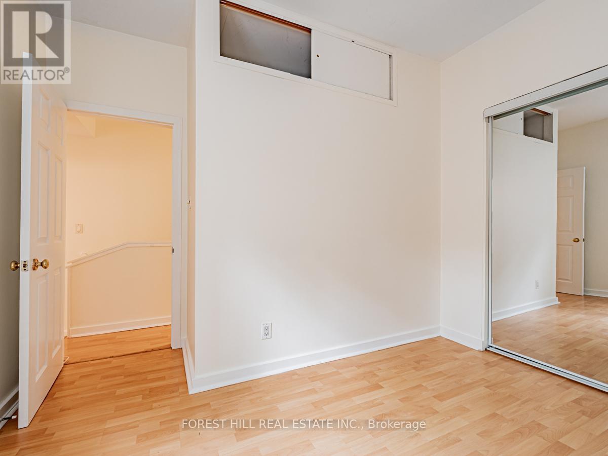 Upper - 70 Macpherson Avenue, Toronto, Ontario  M5R 1W8 - Photo 16 - C13657448