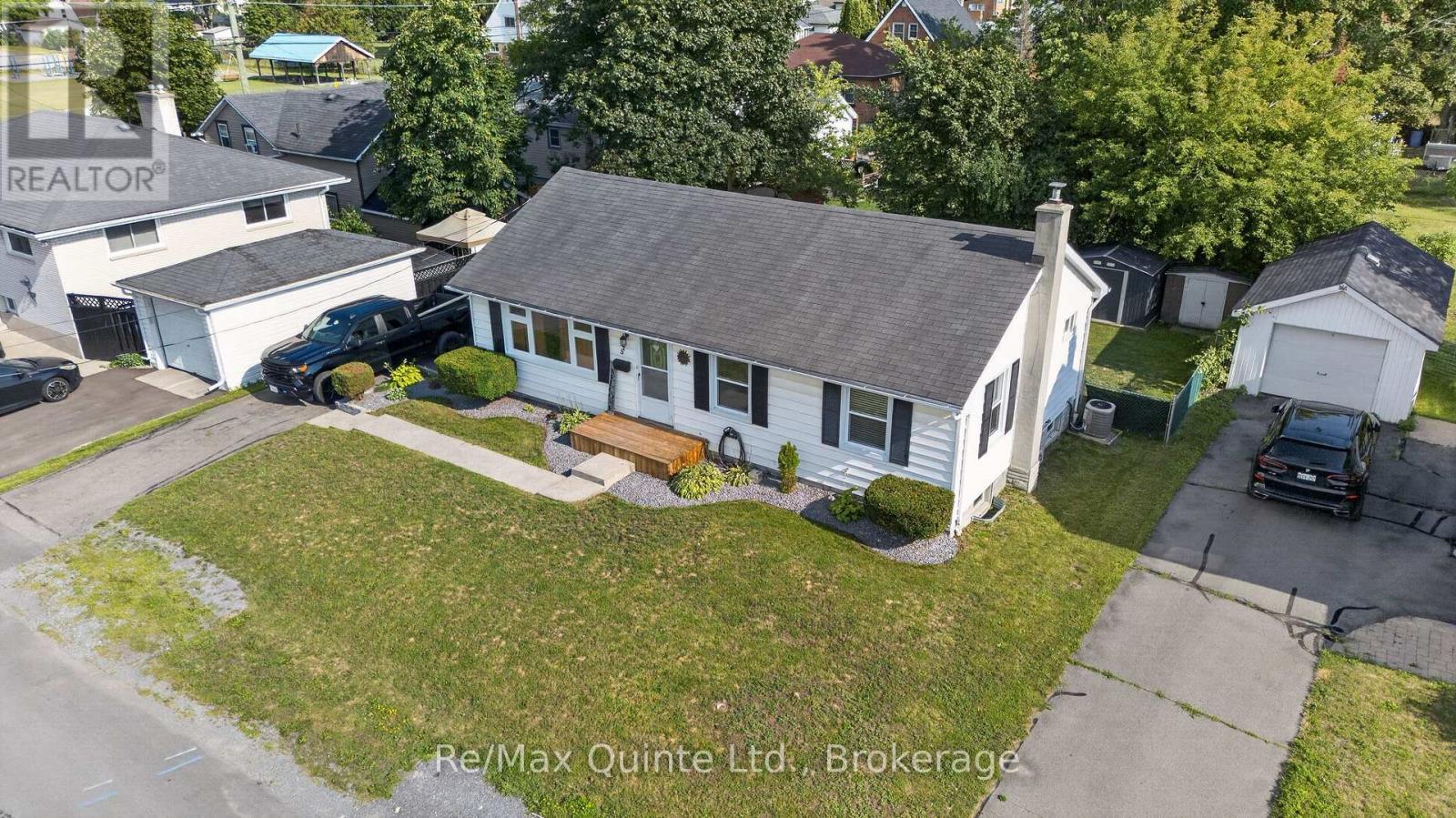 5 Wilkins Street, Belleville, Ontario  K8P 1P2 - Photo 1 - X13657472