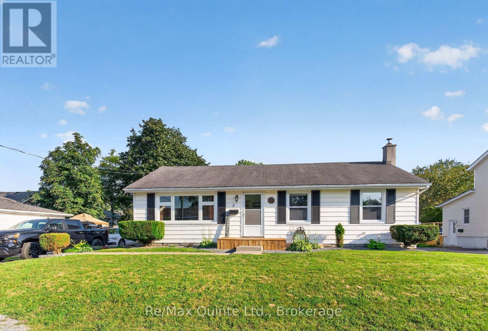 5 Wilkins Street, Belleville, Ontario  K8P 1P2 - Photo 2 - X13657472