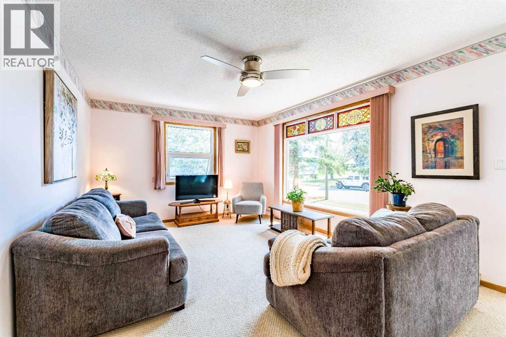 855 Mountain Street, Pincher Creek, Alberta  T0K 1W0 - Photo 5 - A2332492