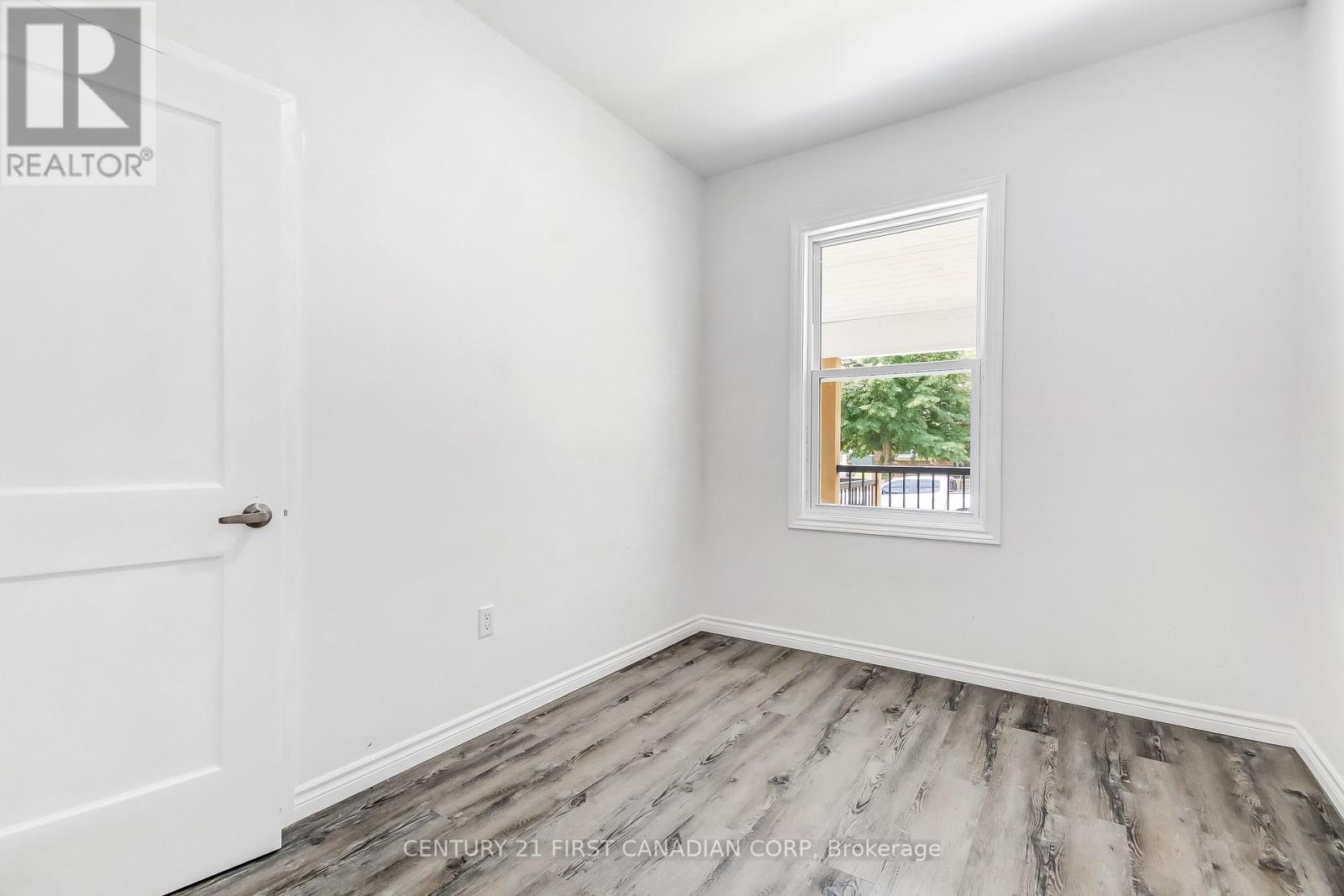 76 Chestnut Street, St. Thomas, Ontario  N5R 2A9 - Photo 12 - X13657464