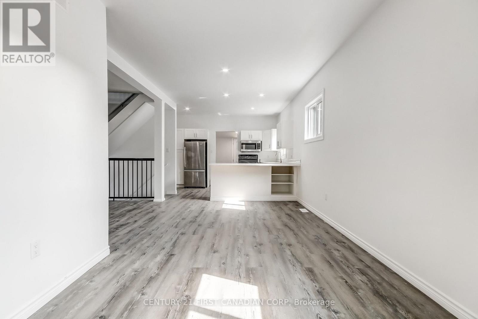 76 Chestnut Street, St. Thomas, Ontario  N5R 2A9 - Photo 4 - X13657464