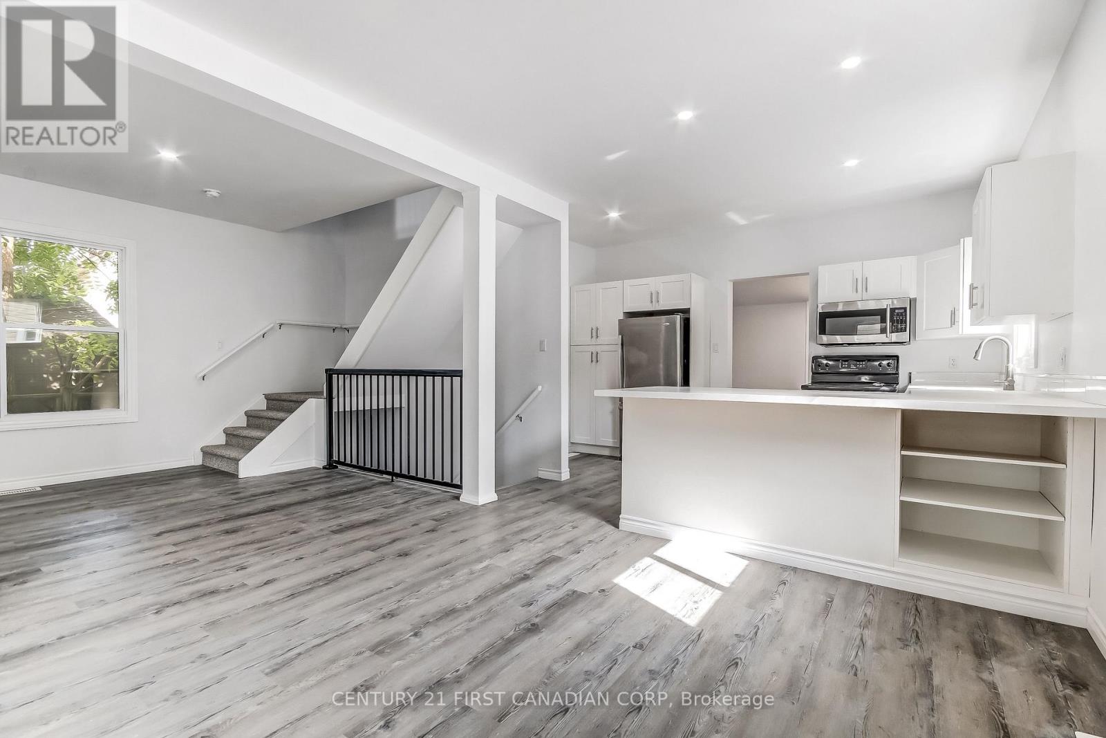 76 Chestnut Street, St. Thomas, Ontario  N5R 2A9 - Photo 5 - X13657464