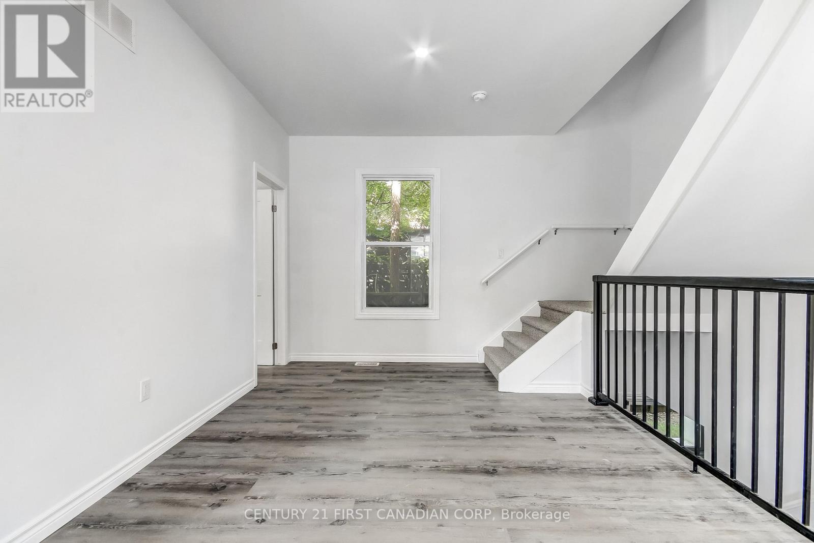 76 Chestnut Street, St. Thomas, Ontario  N5R 2A9 - Photo 7 - X13657464