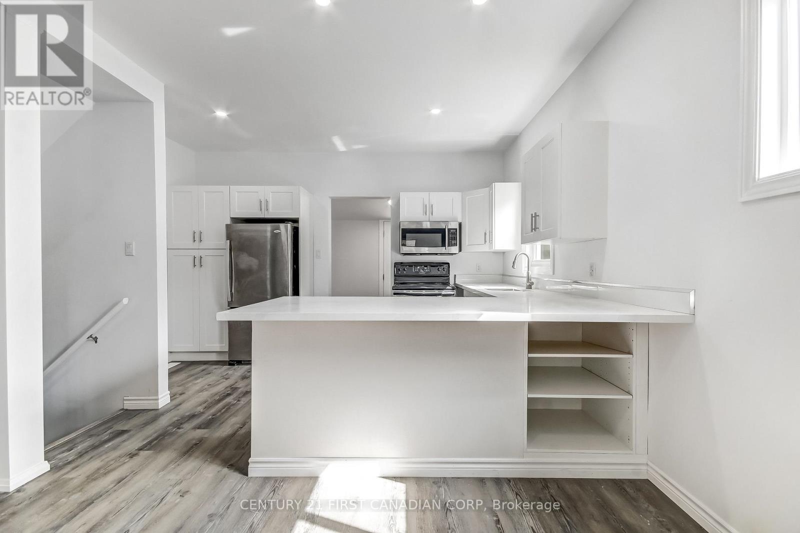 76 Chestnut Street, St. Thomas, Ontario  N5R 2A9 - Photo 8 - X13657464