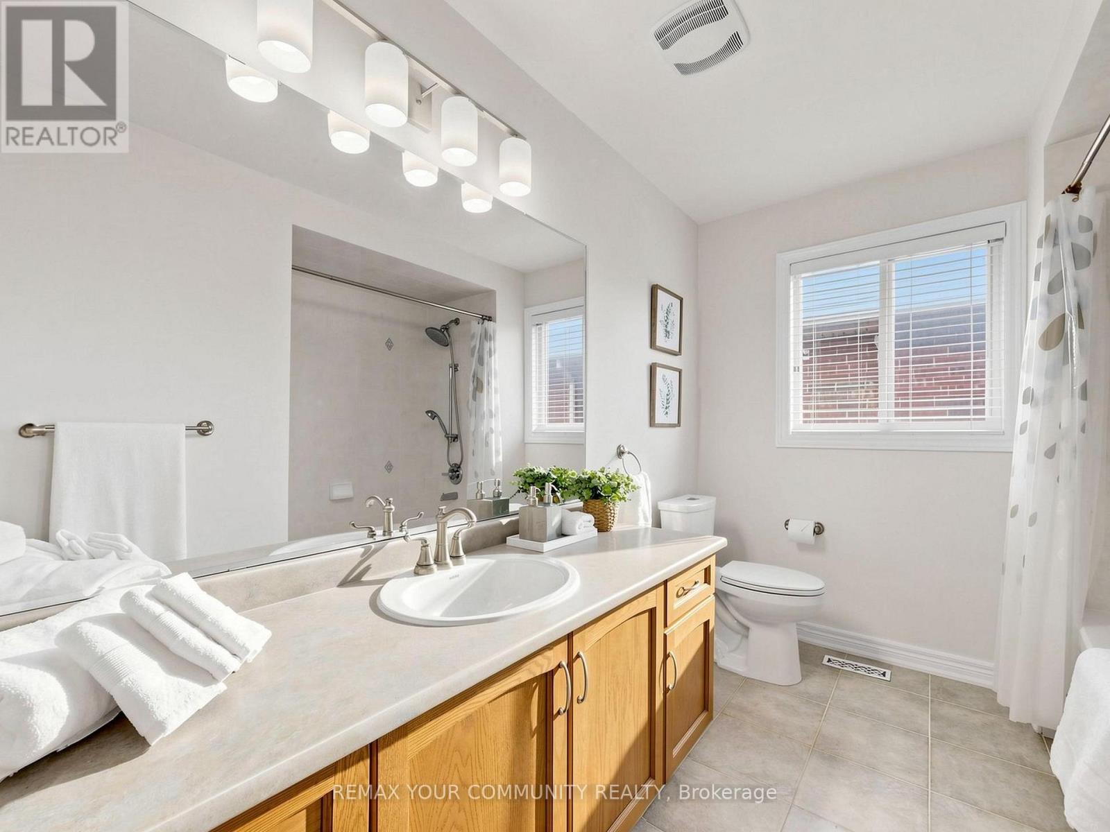267 Bilbrough Street, Aurora, Ontario  L4G 7X6 - Photo 34 - N13657368