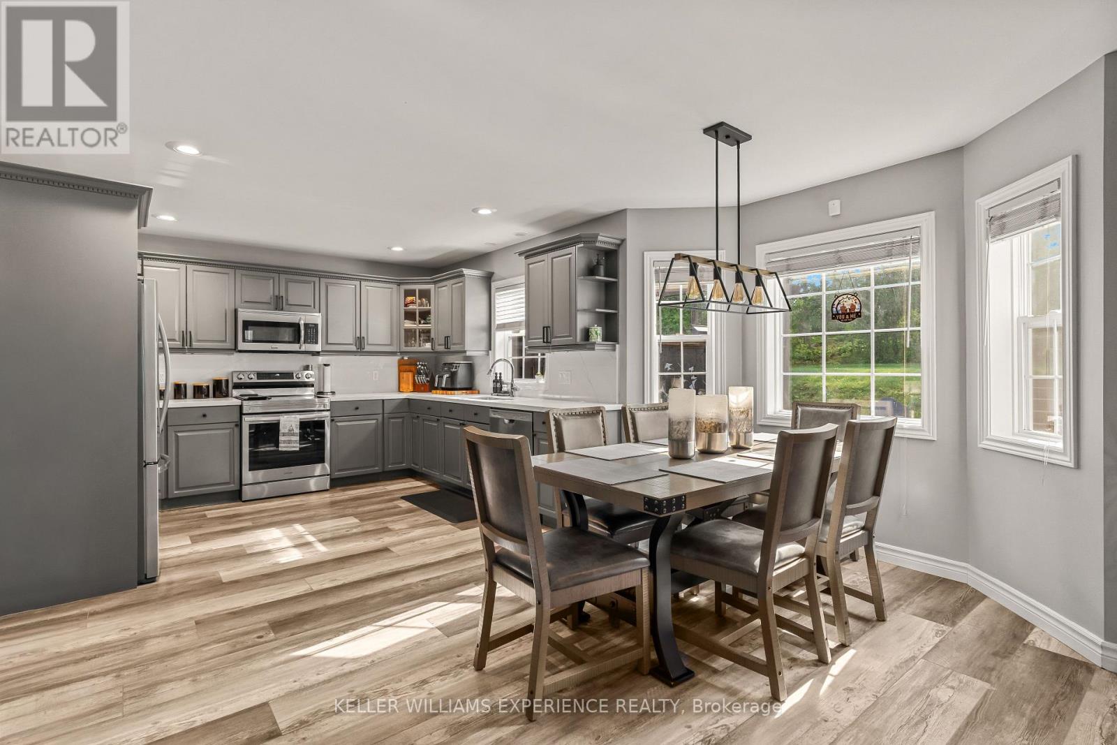 4254 Forest Wood Drive, Severn, Ontario  L3V 6H3 - Photo 7 - S13657382
