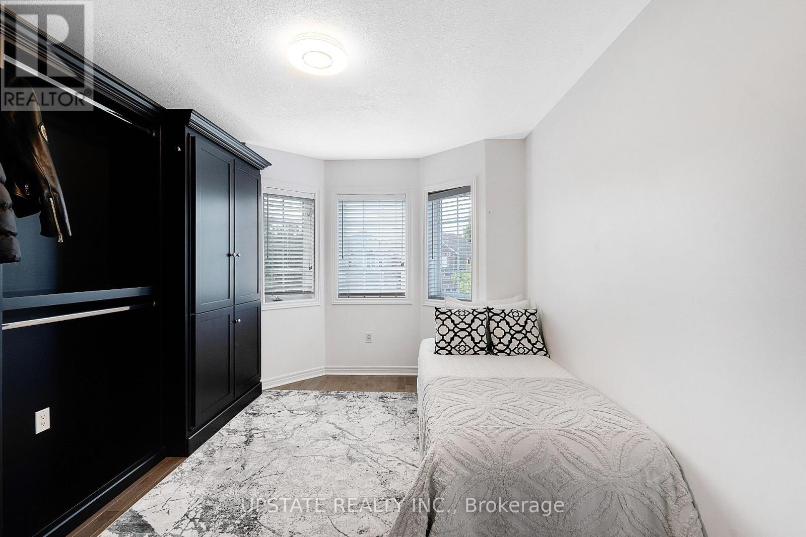 11 Kensington Trail, Barrie (Innis-Shore), Ontario  L4N 0K5 - Photo 21 - S13657476