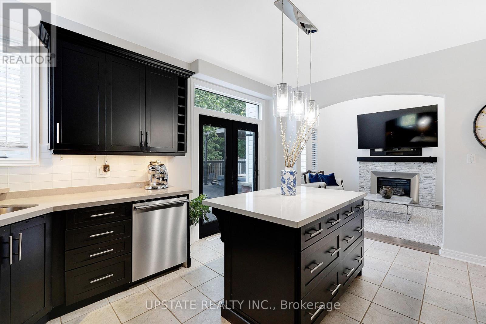 11 Kensington Trail, Barrie (Innis-Shore), Ontario  L4N 0K5 - Photo 6 - S13657476