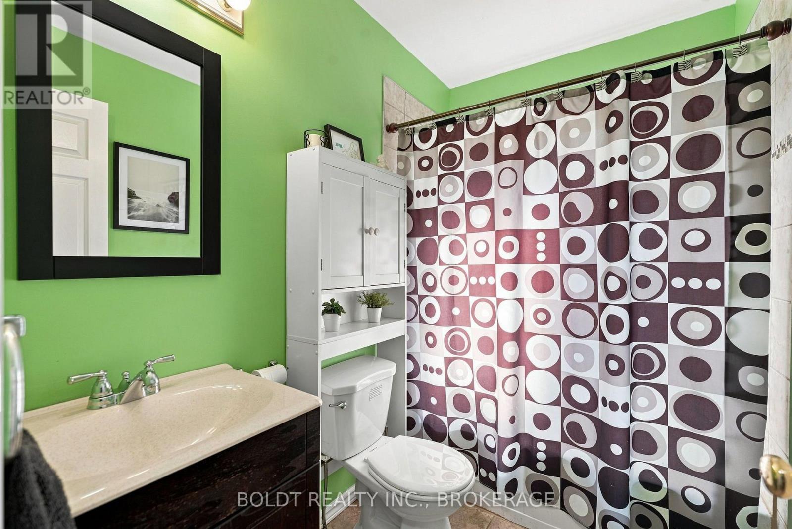 16 Longfellow Avenue, St. Catharines, Ontario L2R 6N5 - Photo 22 - X13657400
