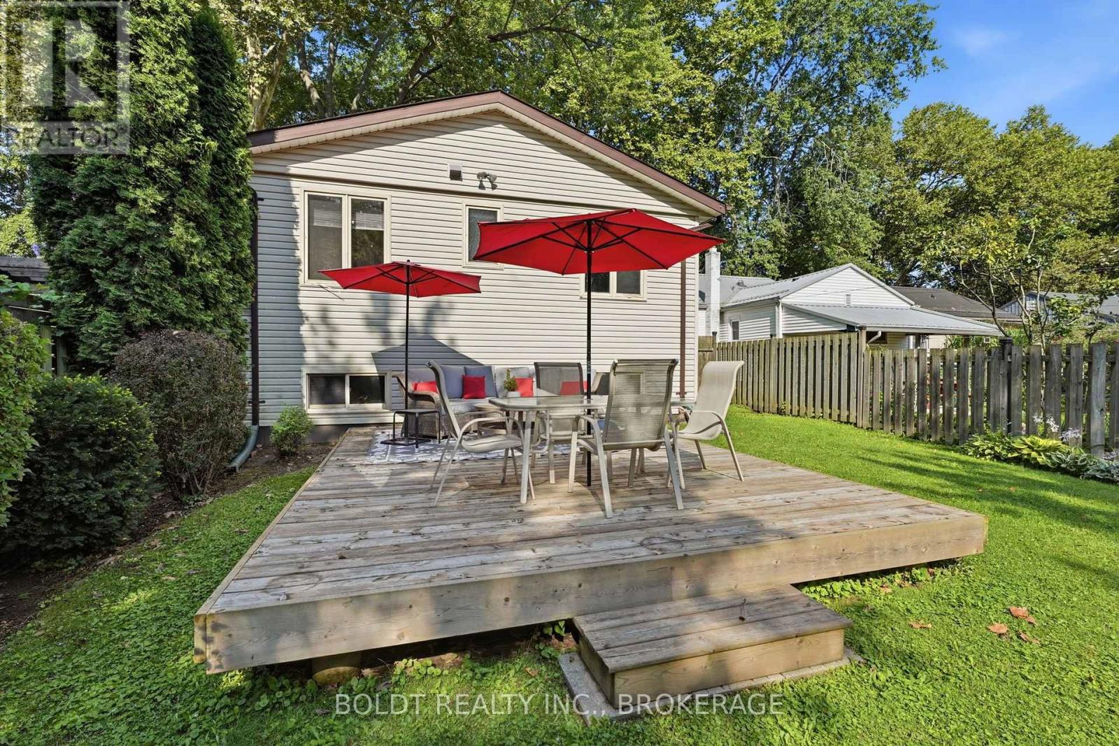 16 Longfellow Avenue, St. Catharines, Ontario L2R 6N5 - Photo 29 - X13657400