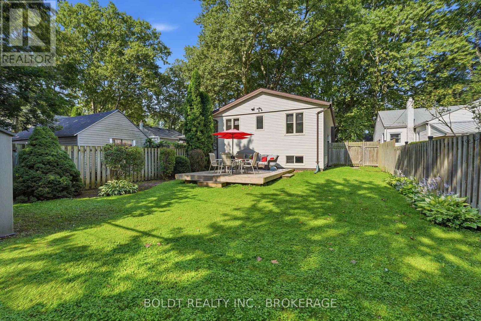 16 Longfellow Avenue, St. Catharines, Ontario L2R 6N5 - Photo 32 - X13657400