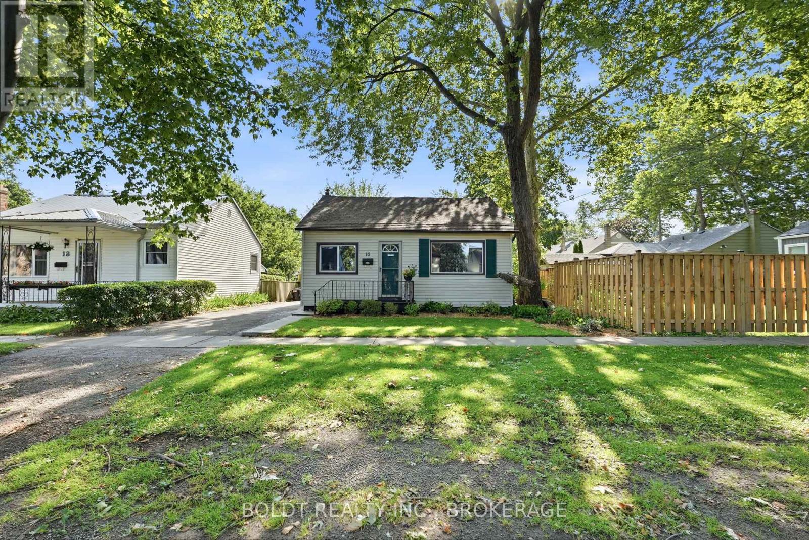 16 Longfellow Avenue, St. Catharines, Ontario L2R 6N5 - Photo 35 - X13657400
