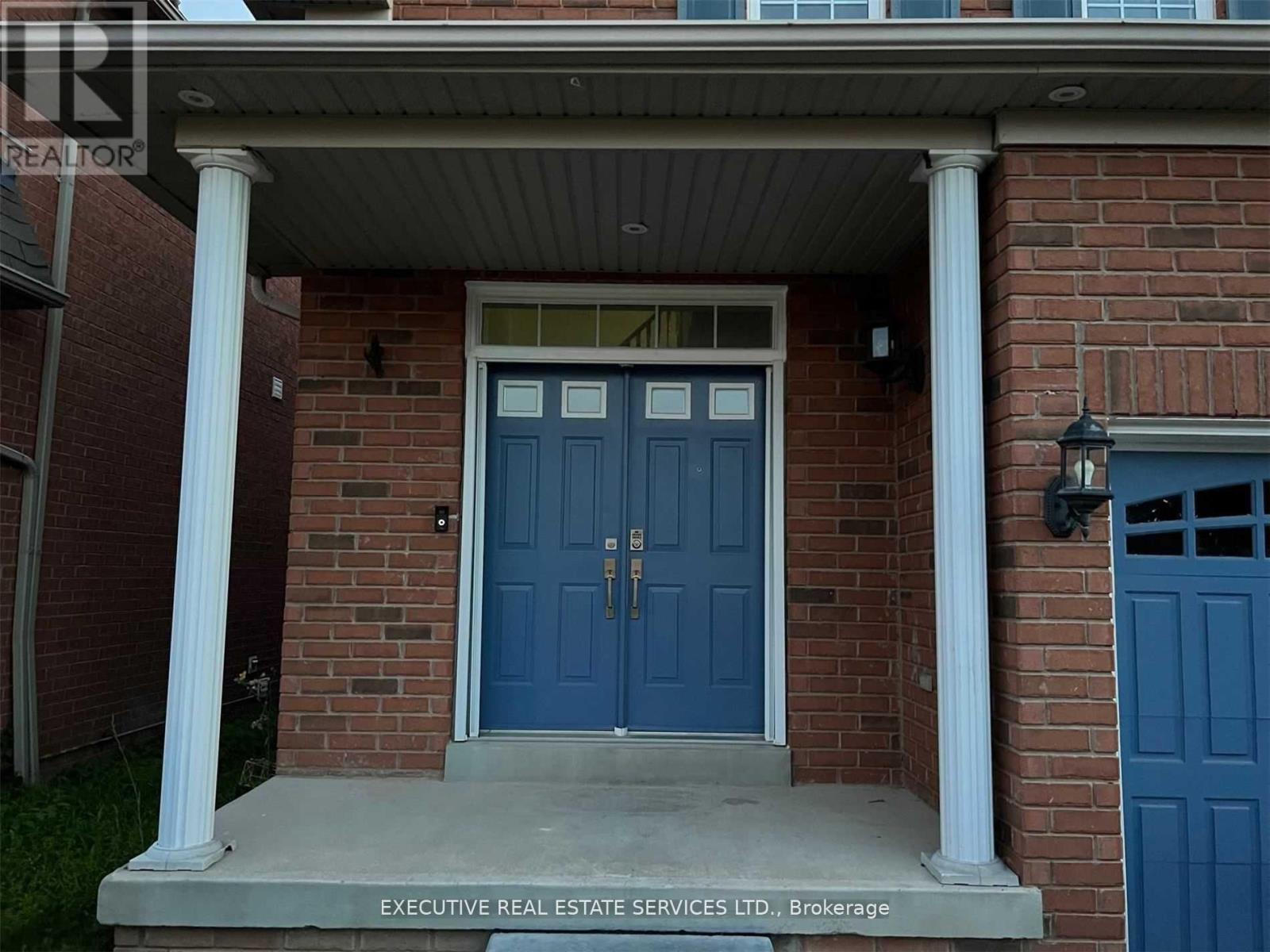 4 Long Meadow Road, Brampton, Ontario  L6P 2A5 - Photo 2 - W13657340