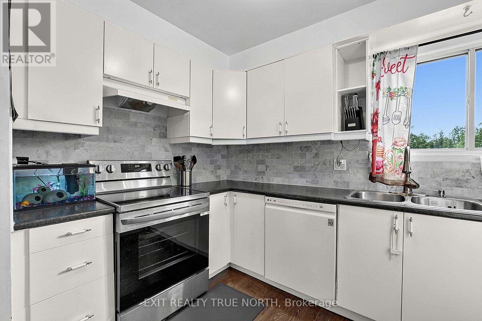 73 Collins Crescent, Brampton, Ontario  L6V 3N1 - Photo 15 - W13657344