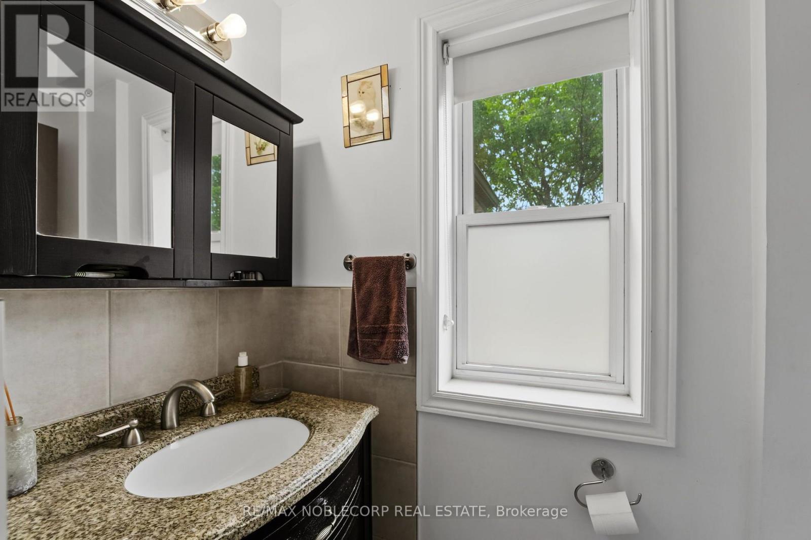 1035 Dovercourt Road, Toronto, Ontario  M6H 2X7 - Photo 12 - W13657350