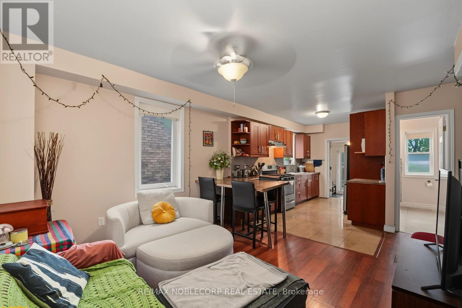 1035 Dovercourt Road, Toronto, Ontario  M6H 2X7 - Photo 4 - W13657350