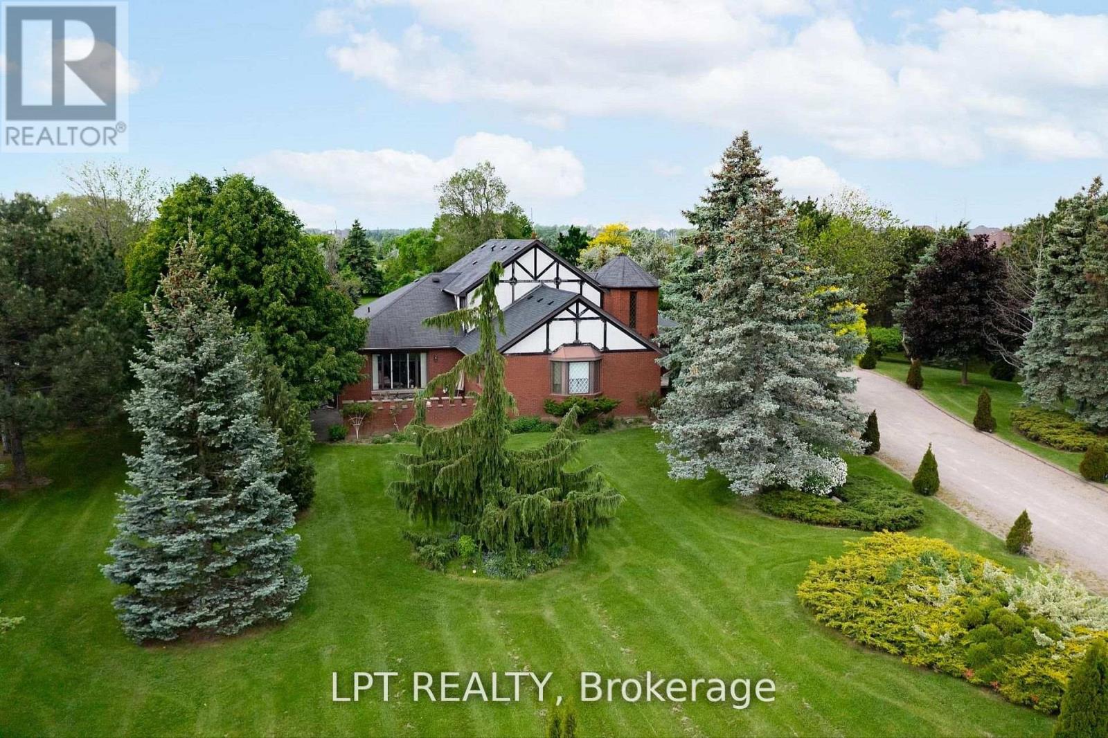 6 FENTON WAY, Brampton, Ontario