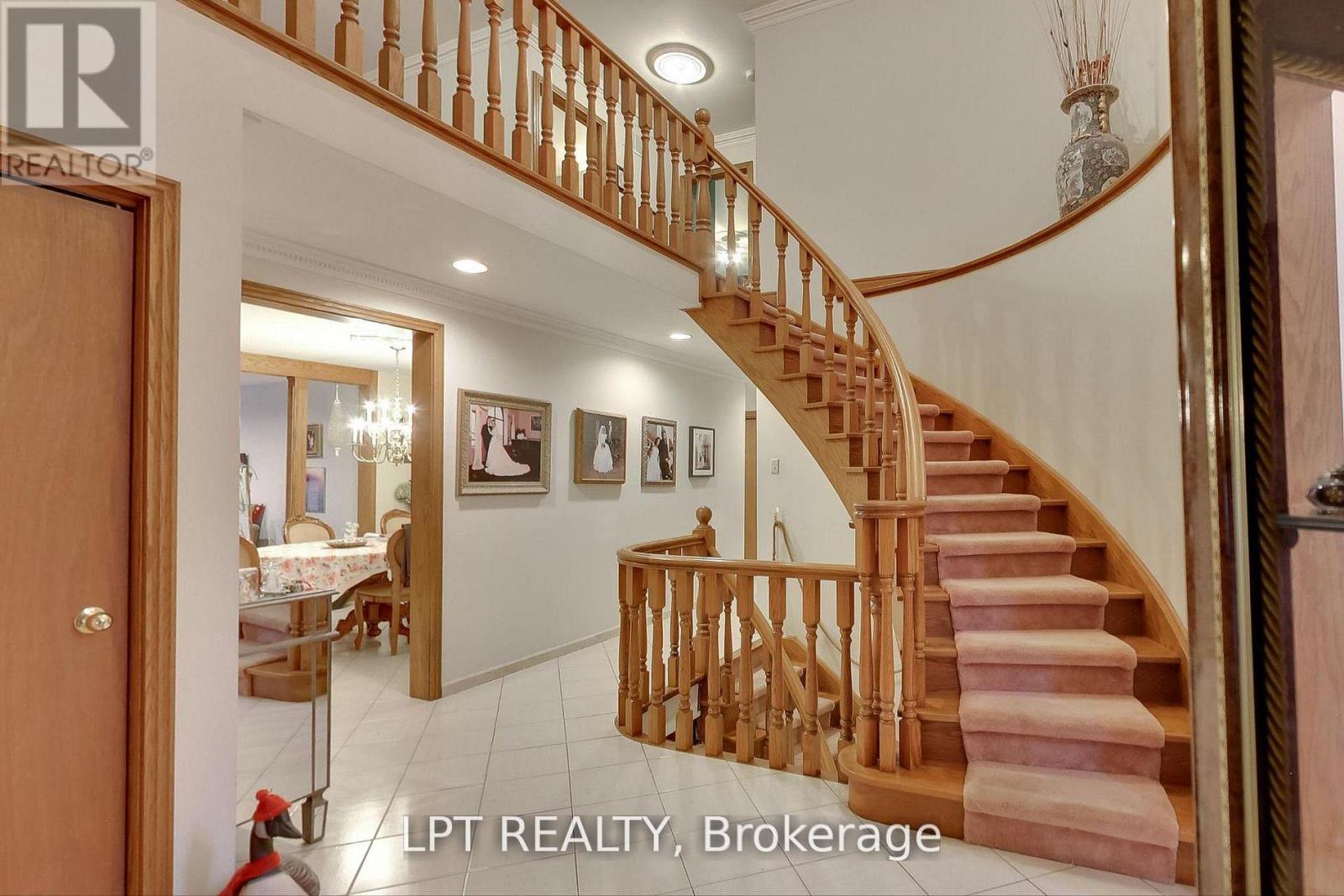 6 Fenton Way, Brampton, Ontario  L6P 0P5 - Photo 14 - W13657402